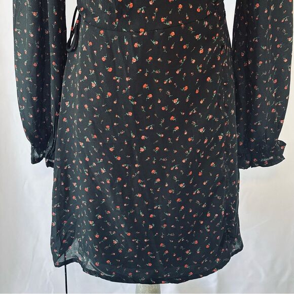 New 1Francesca’s Dorinda SZ M Lined Tiny Rose Wrap Black Mini Dress Wedding - Picture 3 of 16